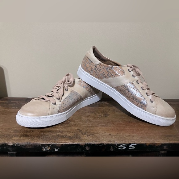 Trask Cream Sneakers Classic Low-Top Design - Picture 5 of 9